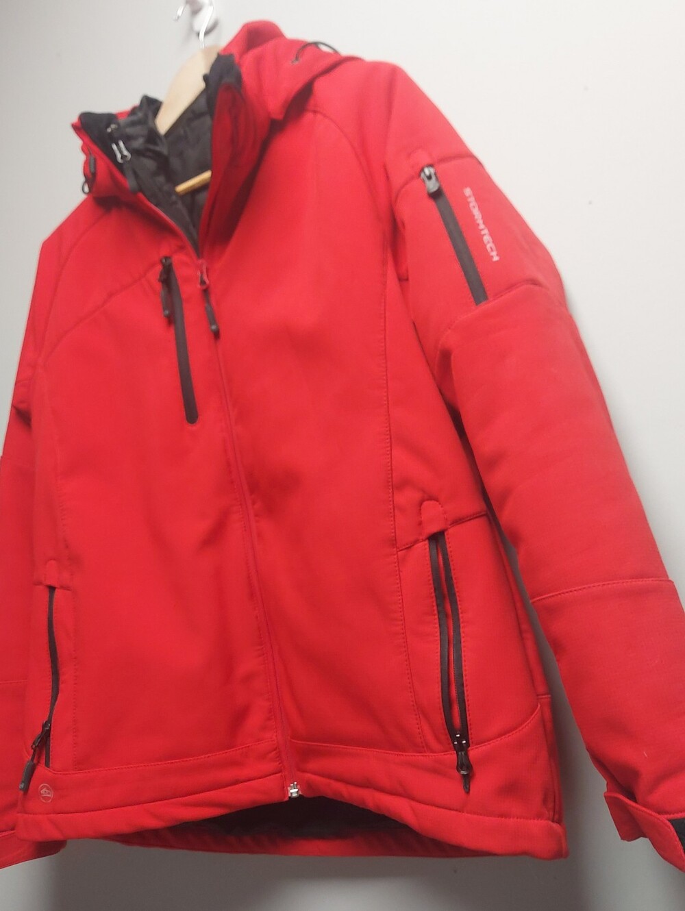 Stormtech H2XTREME Red Softshell Waterproof Hooded Jacket - Size Large - Picture 2 of 14